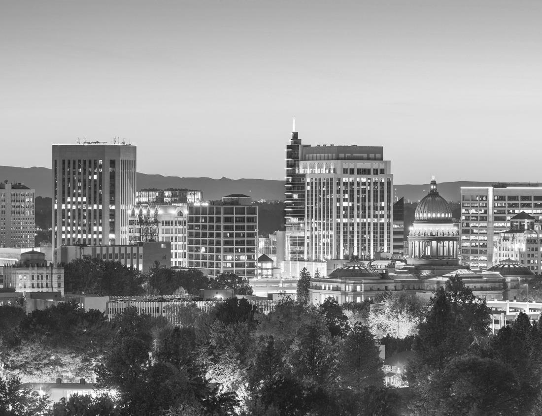 Noah Jigsaw Puzzle historic buildings in the old town of Kempten - Allgäu in black white 1000 pieces