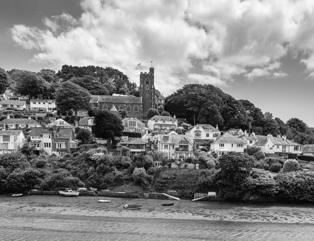 Noah Jigsaw Puzzle A magnificent winter landscape with a raging lake surrounded by red trees, lush green trees and mighty clouds at sunset in Rhodes Jordan Park in Lawrenceville Georgia USA in black white 1000 pieces