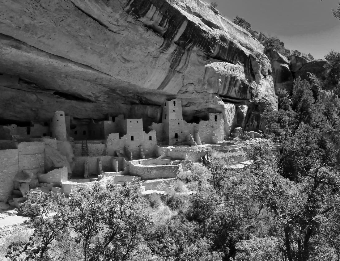 Noah Jigsaw Puzzle Glacier ice, Glacier Bay National Park and Preserve in the U.S. state of Alaska. Misty moody cloudy day in black white 1000 pieces