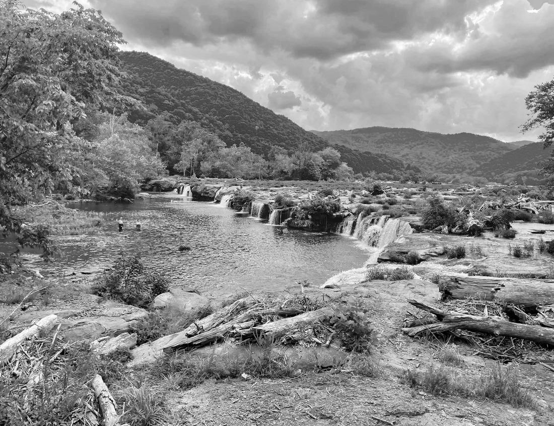 Noah Jigsaw Puzzle Street with old Dutch command houses in Ballum on the West Frisian island of Ameland, Netherlands in black white 1000 pieces