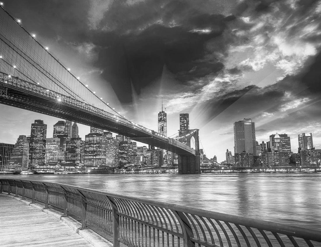 Noah Jigsaw Puzzle Old city of Verona Italy in black white 1000 pieces