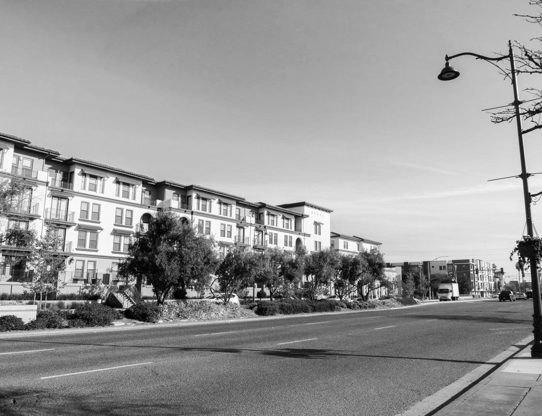Noah Jigsaw Puzzle the skyline of Miami during sunset, Florida in black white 1000 pieces