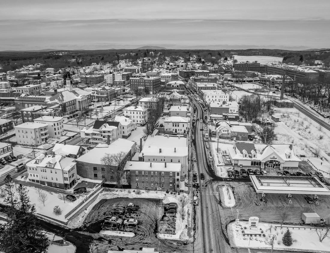 Noah Jigsaw Puzzle Japanese castle in Tokyo with cherry blossom, Fuji mountain blue sky and reflec of castle in river, Tokyo city, Japan in black white 1000 pieces