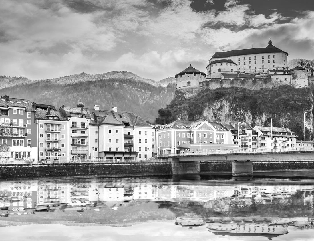 Noah Jigsaw Puzzle The 99 dome mosque is located in the city of Makassar, South Sulawesi province, Indonesia in black white 1000 pieces