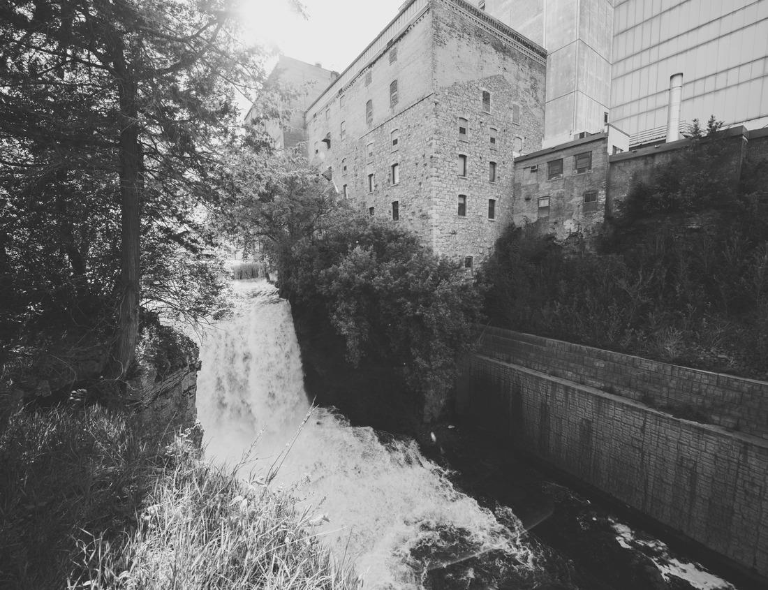 Noah Jigsaw Puzzle traditional bena village in flores island, indonesia in black white 1000 pieces
