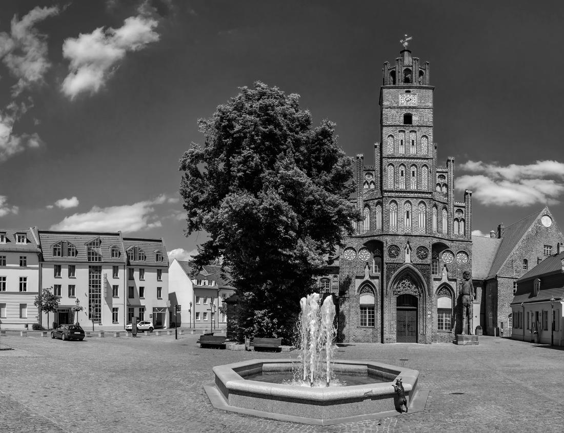 Noah Jigsaw Puzzle Traditional Bena village in Flores Island, Indonesia in black white 1000 pieces