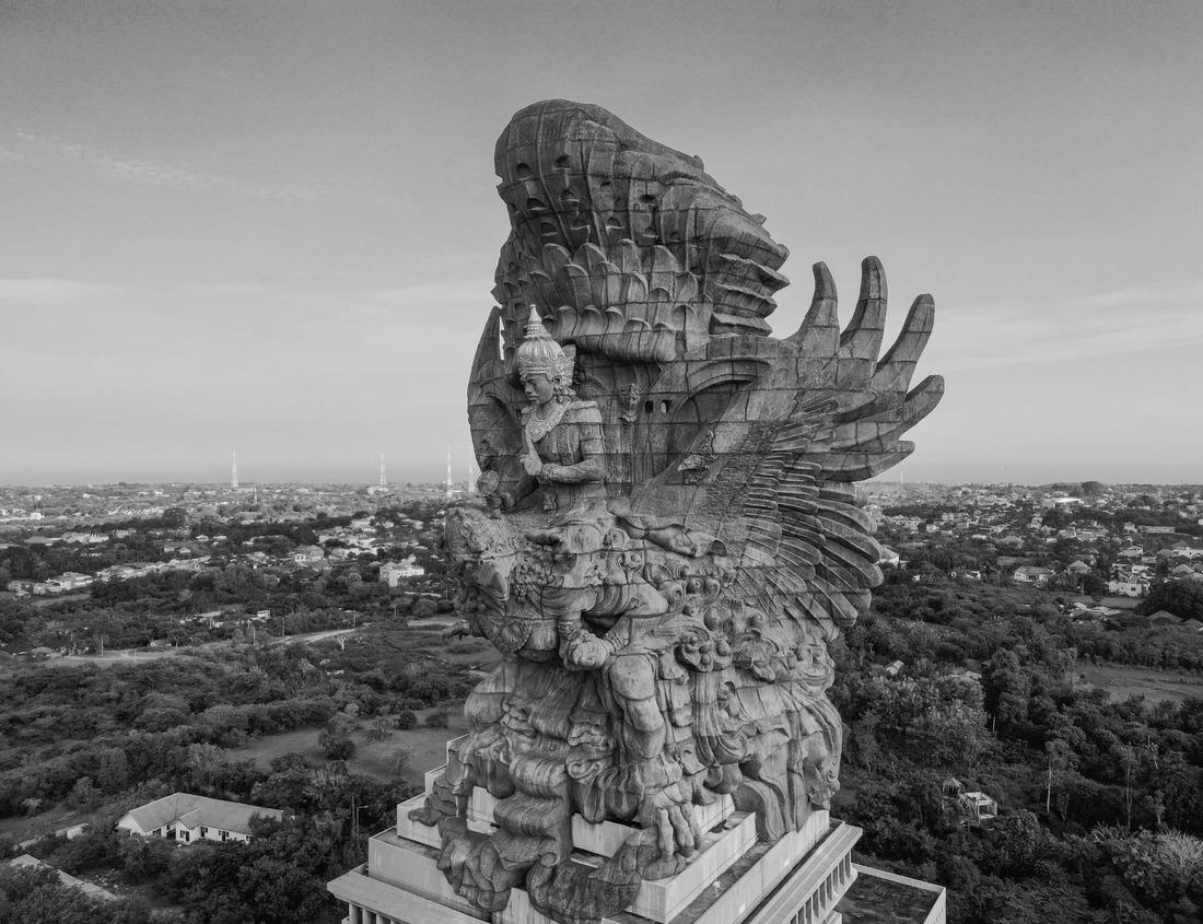Noah Jigsaw Puzzle A scenic shot of Hawksbill Crag (Whitaker Point) in Newton County, Arkansas at pink sunset in black white 1000 pieces