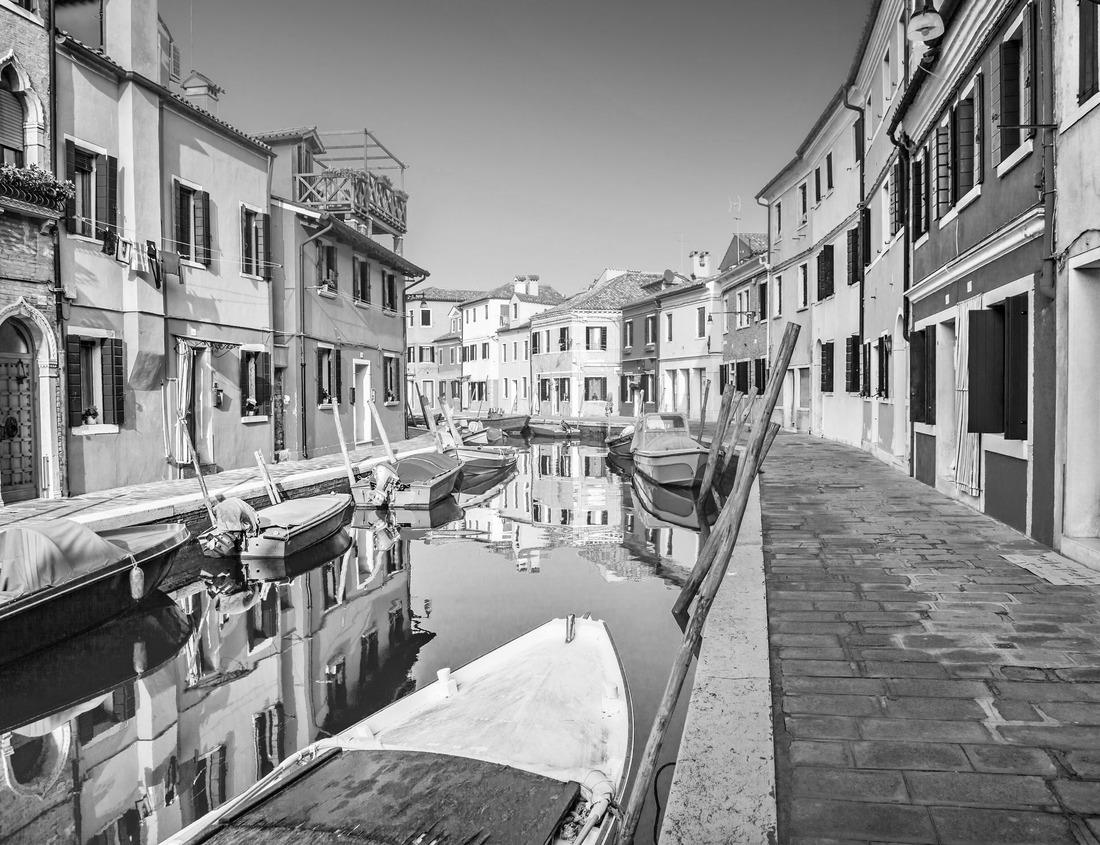 Noah Jigsaw Puzzle Old Mosque of Djerba - South Tunisia in black white 1000 pieces