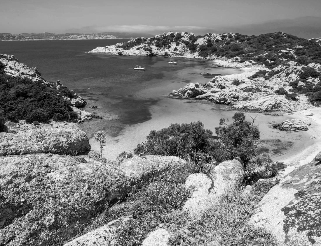 Noah Jigsaw Puzzle View of Hayle Bay and waves to Polzeath Beach in Cornwall, United Kingdom in black white 1000 pieces