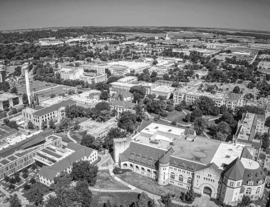 Noah Jigsaw Puzzle Panorama of a bright blue lake in North Cascades National Park in black white 1000 pieces