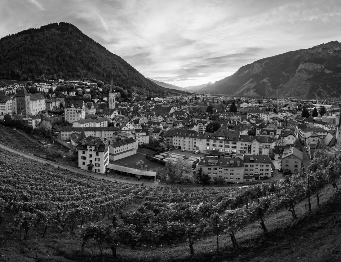 Noah Jigsaw Puzzle Early morning in the Badlands National Park in black white 1000 pieces