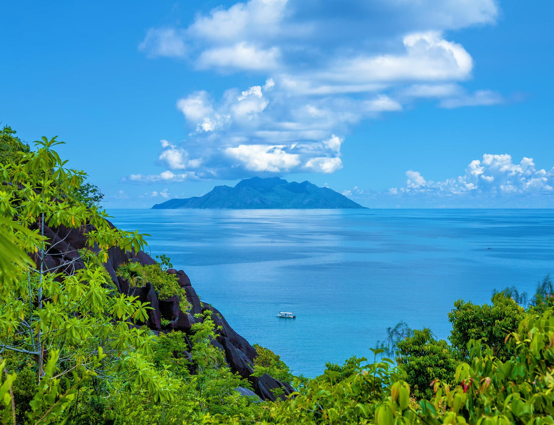 Noah Jigsaw Puzzle Island Silhouette seen from Island Mahé, Republic of Seychelles, Africa. Island North is on the right 1000 pieces