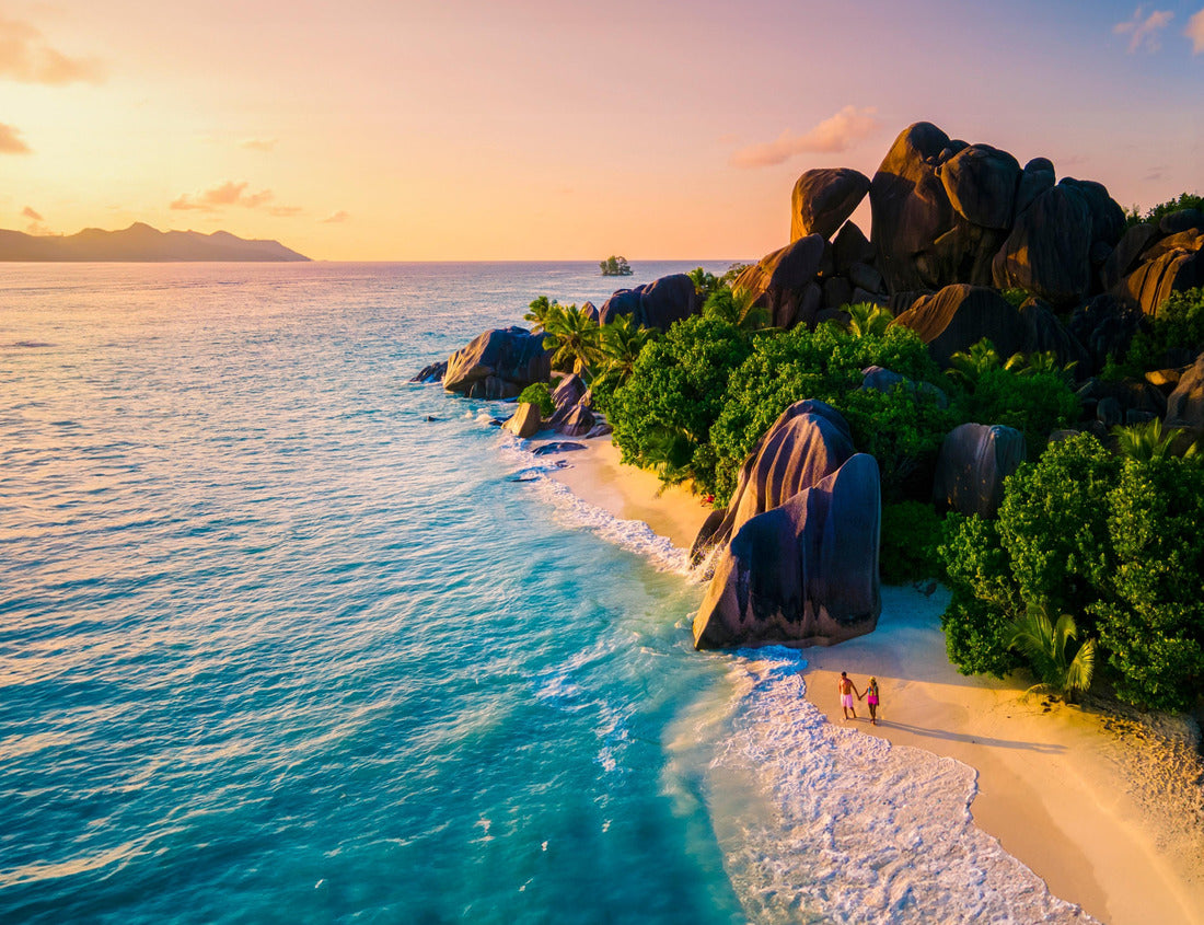 Noah Jigsaw Puzzle Anse Source d'Argent La Digue Seychelles, a couple of Caucasian men and Asian women on a tropical beach during a luxury vacation in Anse Source d'Argent La Digue Seychelles 1000 pieces