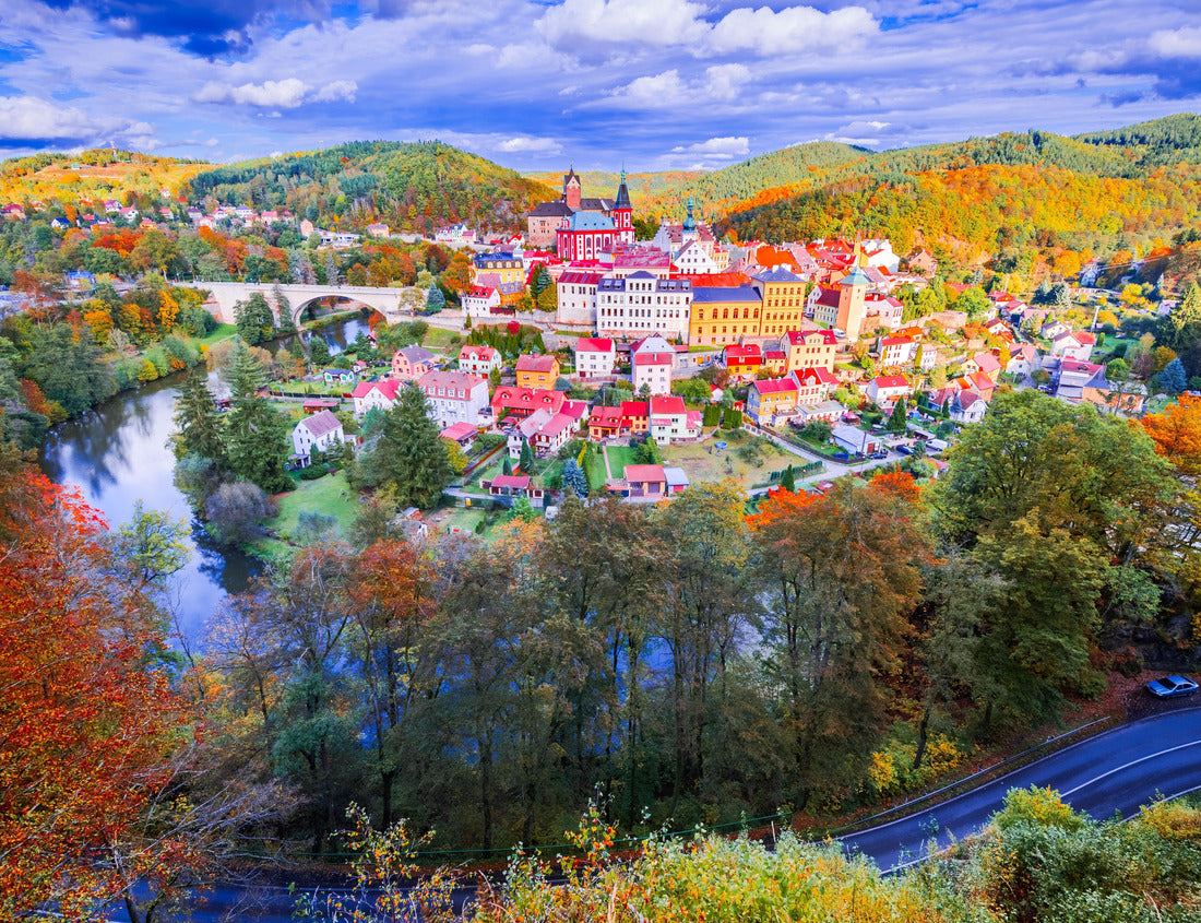 Noah Jigsaw Puzzle Loket, Czech Republic. Beautiful autumn colors in autumn Sudetenland medieval city and Ohre River, Bohemia 1000 pieces