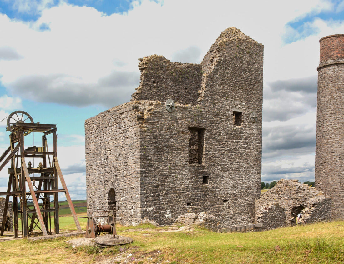 The abandoned Magpie Lead Mine near the village of Sheldon in the Derbyshire Peak District, England 1000pc Puzzle