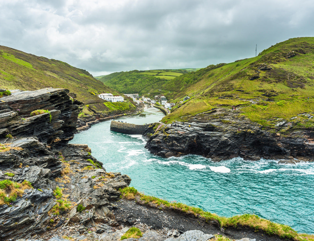 Noah Jigsaw Puzzle Dramatic coastal landscape looking towards the village of Boscastle from the top of Warren Point in West Cornwall, England, United Kingdom 1000 pieces