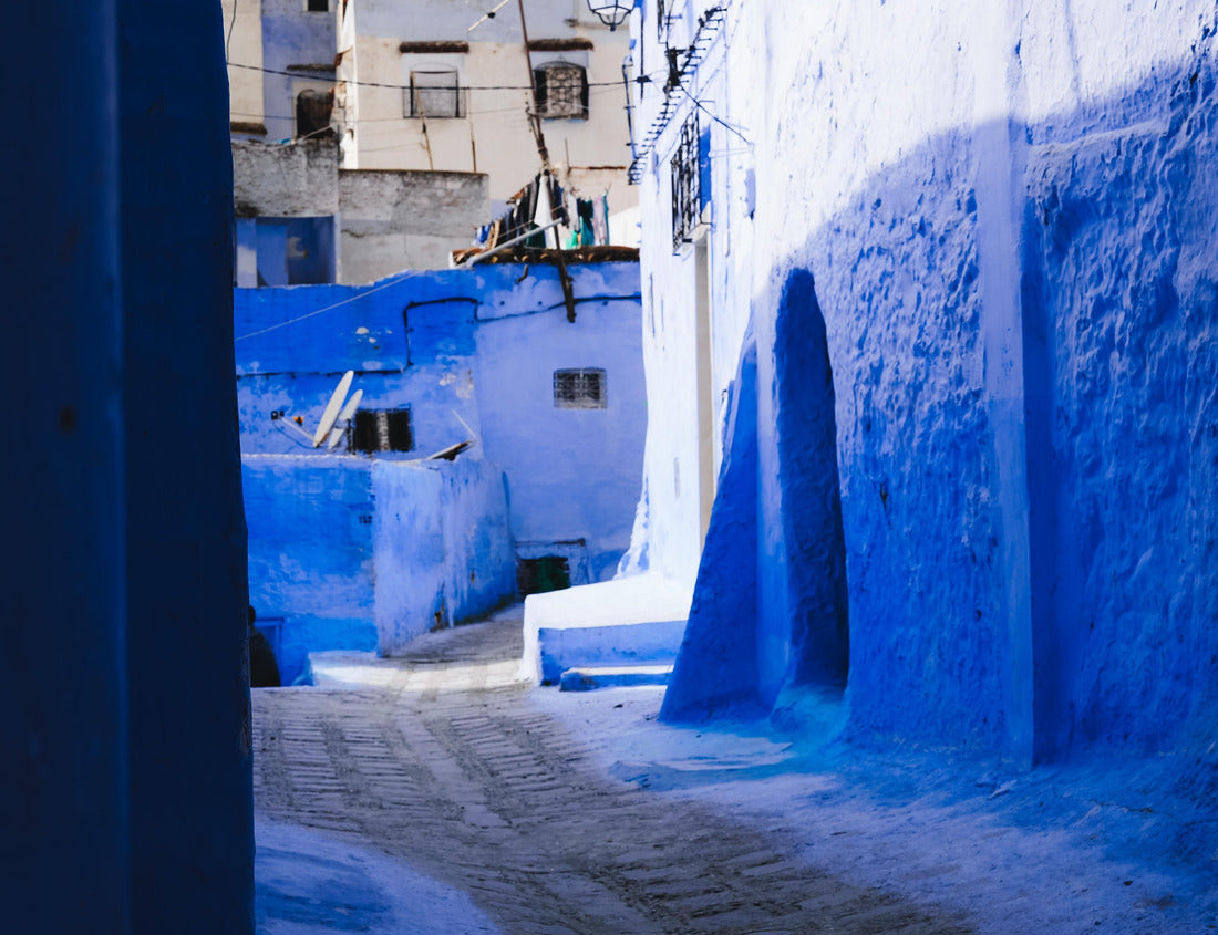 Noah Jigsaw Puzzle Chefchaouen, the small town in the north of Morocco, is famous because all the buildings are blue 1000 pieces