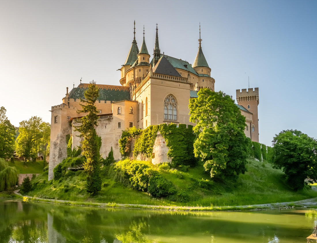 Noah Jigsaw Puzzle Bojnice medieval castle, UNESCO heritage site in Slovakia. Romantic castle at sunset in Bojnice, Slovakia 1000 pieces