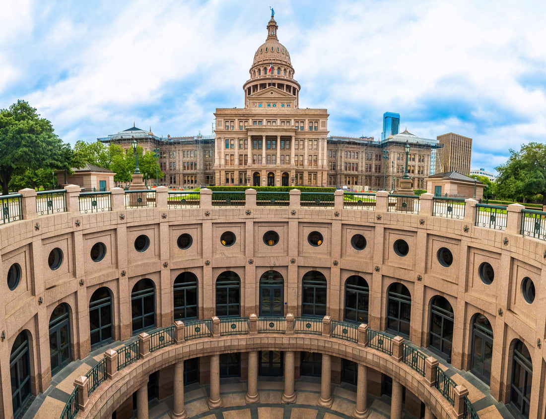 Scenic view of Texas State Capitol building and Capitol Extension Rotunda in Austin at sunny summer day 1000pc Puzzle