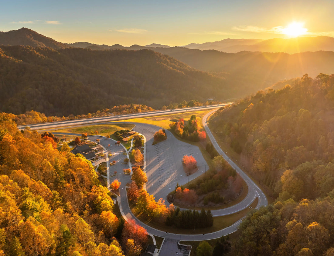 Noah Jigsaw Puzzle Large rest area on I-26 interstate freeway in North Carolina near Mars Hill for cars and trucks overnight parking 1000 pieces