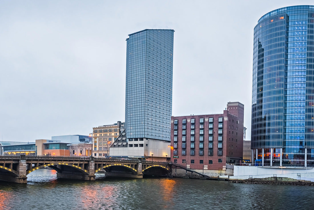 Noah Jigsaw Puzzle Grand Rapids Michigan city skyline and street scenes 2000 pieces
