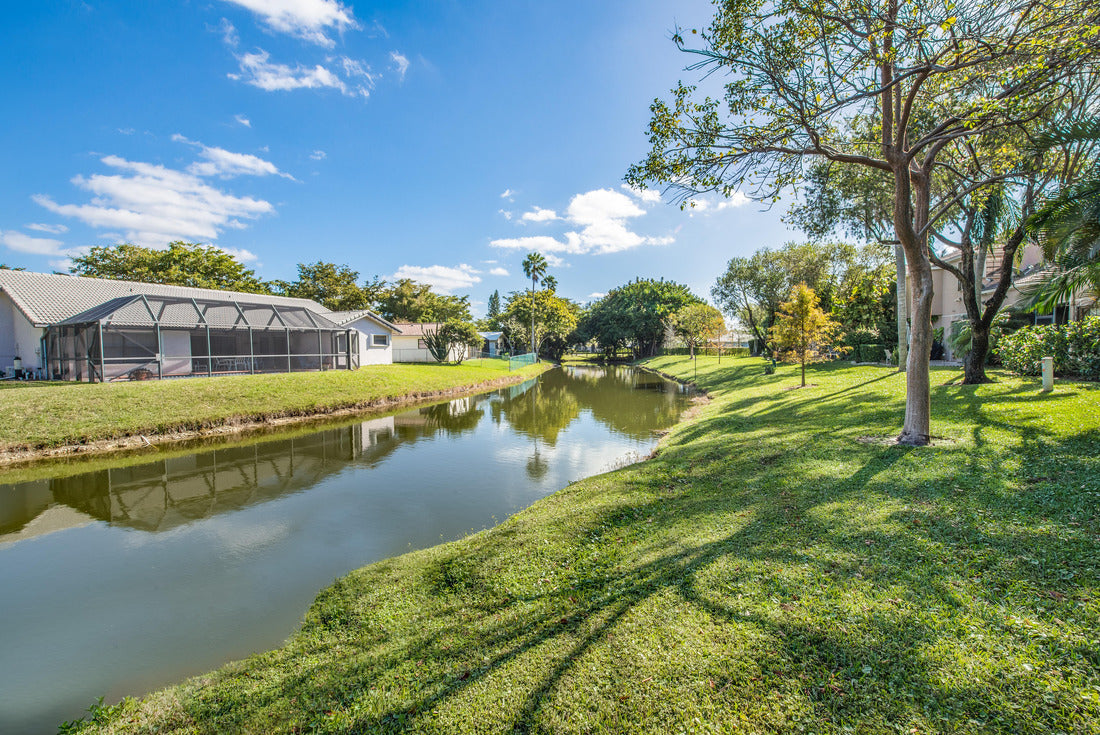 Noah Jigsaw Puzzle Coral Springs, FL, USA: View of the lake and the houses 2000 pieces