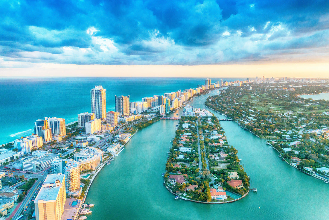 Noah Jigsaw Puzzle Miami Beach, beautiful view of the buildings, the river and the vegetation 2000 pieces