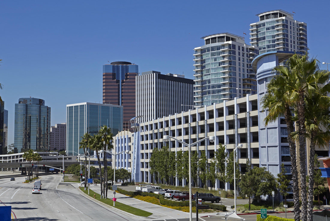 Noah Jigsaw Puzzle Skyline of hotels, skyscrapers and offices on shoreline of Long Beach, California 2000 pieces