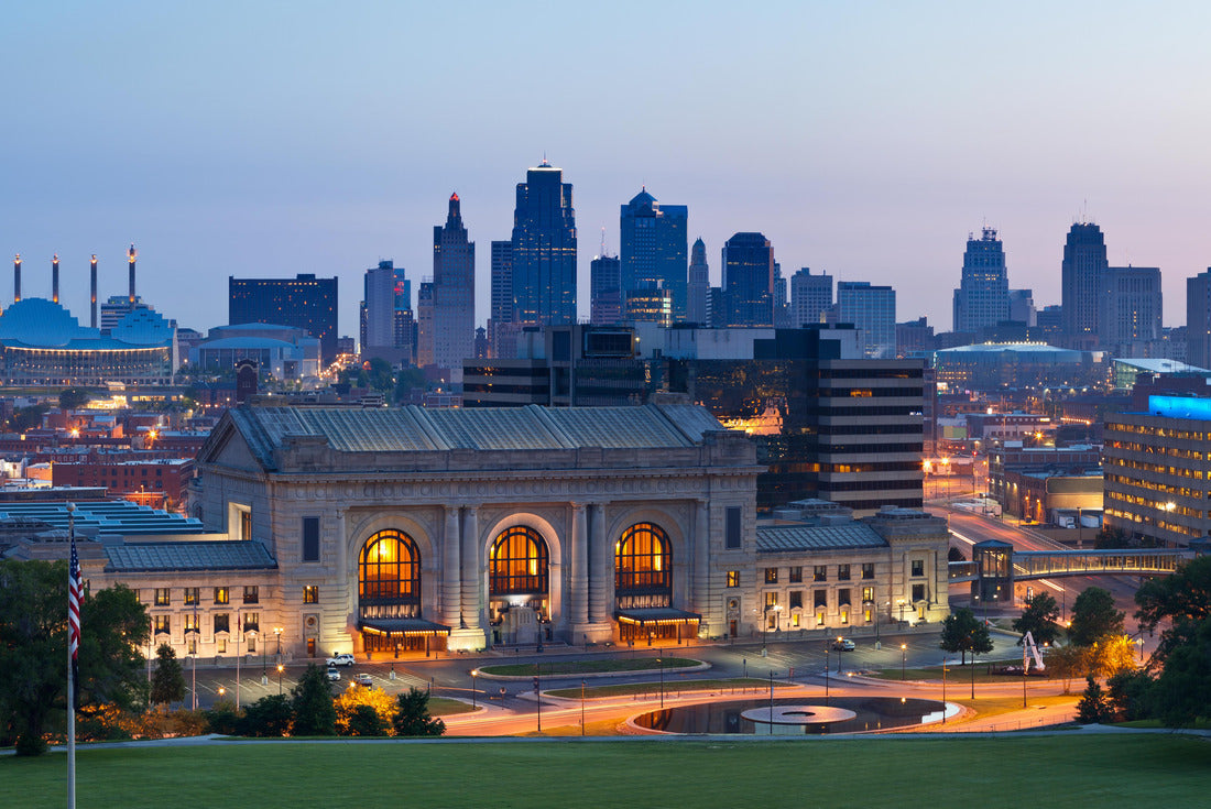 Noah Jigsaw Puzzle Kansas City skyline panorama. Panoramic image of the Kansas City downtown district at sunrise 2000 pieces