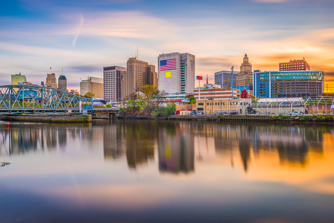 Noah Jigsaw Puzzle Newark, New Jersey, USA skyline on the Passaic River 2000 pieces