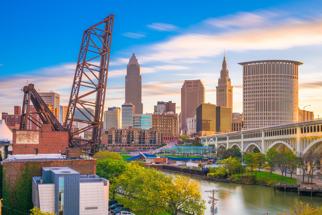 Noah Jigsaw Puzzle Cleveland, Ohio, USA city skyline over the Cuyahoga River 2000 pieces