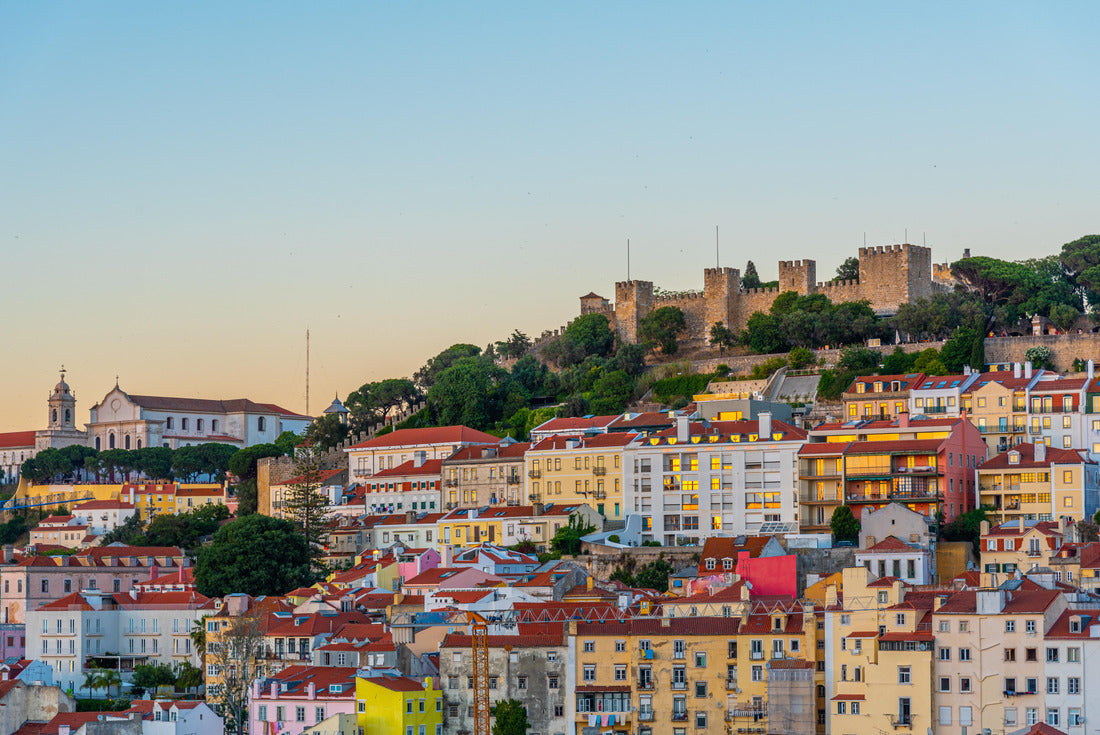 Sunset view over Sao Jorge castle in Lisbon, Portugal 2000pc Puzzle