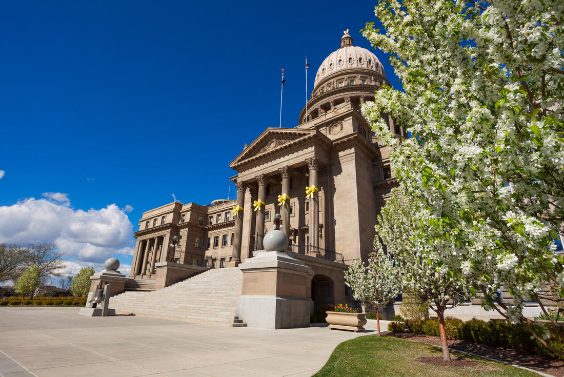Capitol building in Boise decorated for Easter, Idaho 2000pc Puzzle