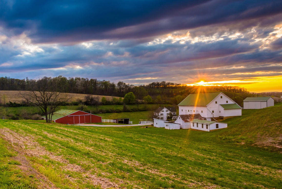 Sunset over a farm in rural York County, Pennsylvania 2000pc Puzzle