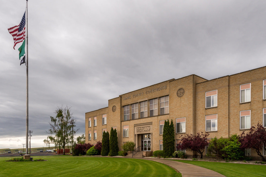 Noah Jigsaw Puzzle The Adams County Courthouse in Ritzville, Washington 2000 pieces
