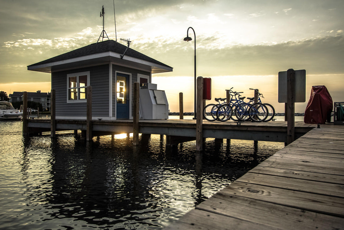 Noah Jigsaw Puzzle Long wooden dock, sunset on the Lake Michigan coast 2000 pieces