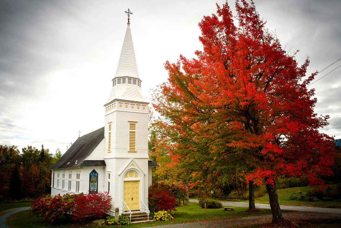 Saint Matthew's chapel in Sugar Hill, New Hampshire 2000pc Puzzle