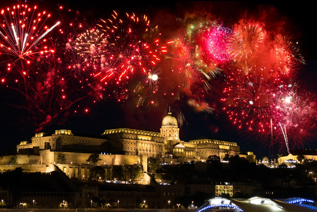 Fireworks over Castle Hill and Parliament, Budapest 2000pc Puzzle