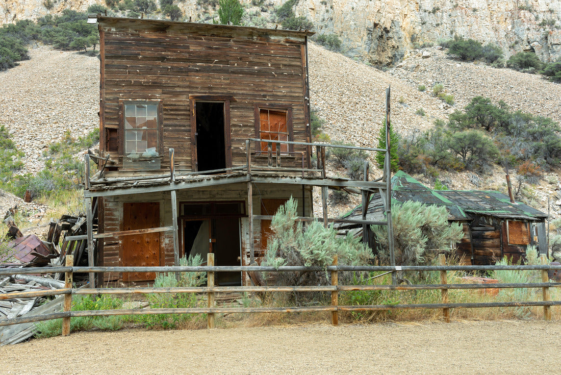 Noah Jigsaw Puzzle Abandoned Saloon in Bayhorse Ghost Town, Idaho, USA 2000 pieces