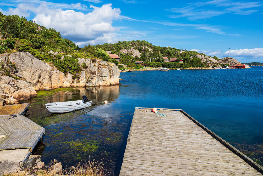 Noah Jigsaw Puzzle Boat and jetty in the village of Farestad in Norway 2000 pieces