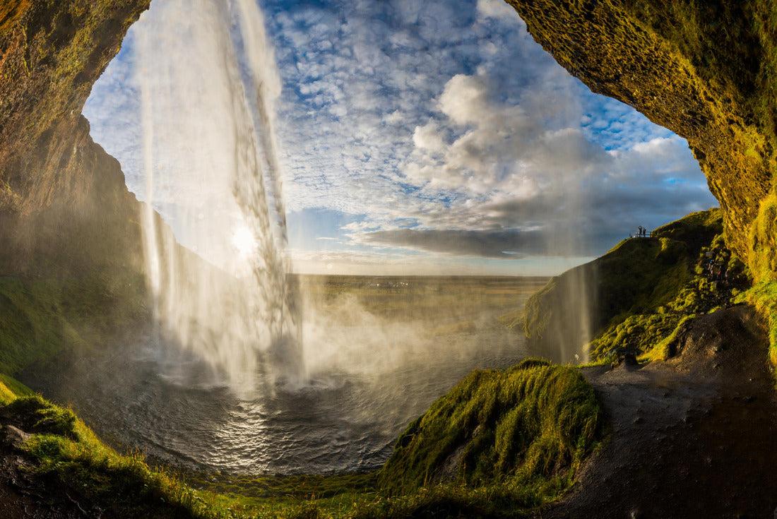 Seljalandsfoss waterfall on the ring road, Iceland 2000pc Puzzle