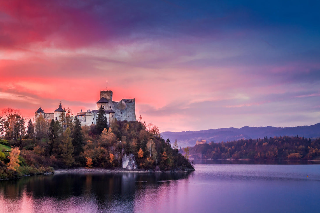 Beautiful castle by the lake at pink dusk, Poland 2000pc Puzzle
