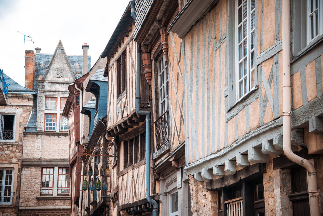 Antique building view in Old Town Le Mans, France 2000pc Puzzle