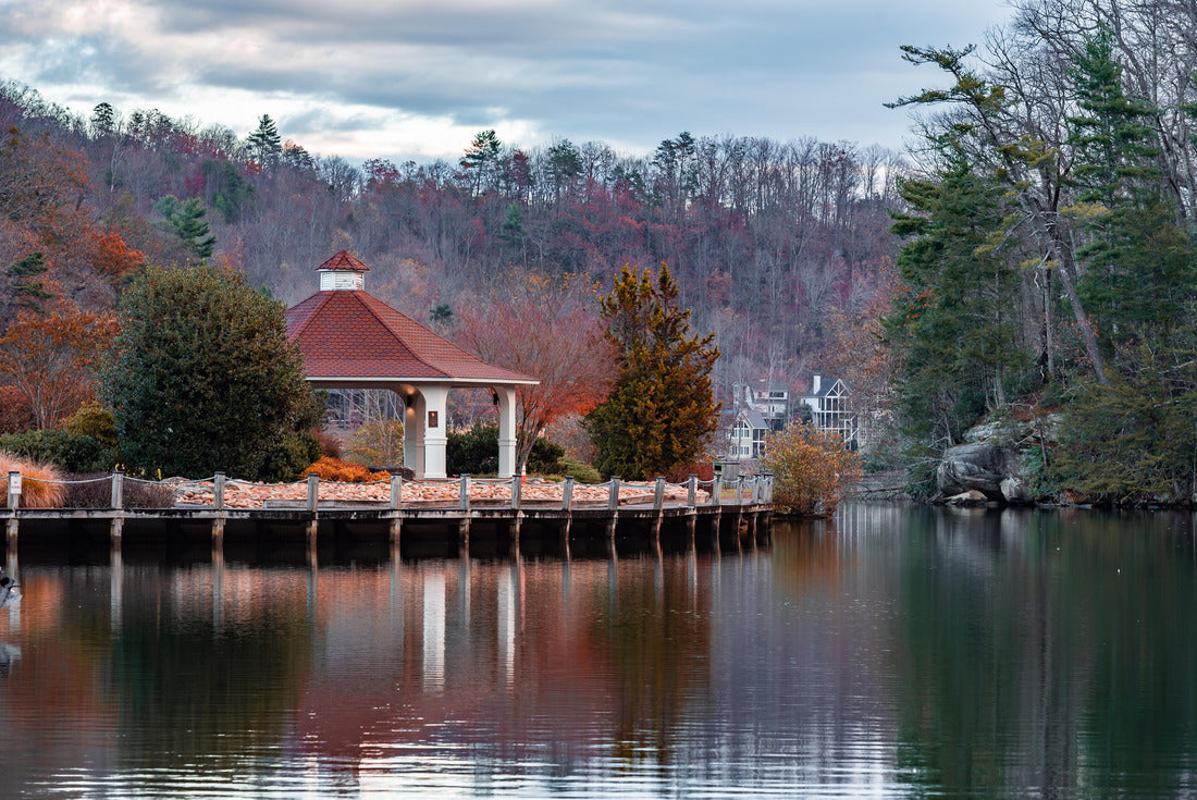 Noah Jigsaw Puzzle Pavilion in Morse Park, Lake Lure, North Carolina 2000 pieces