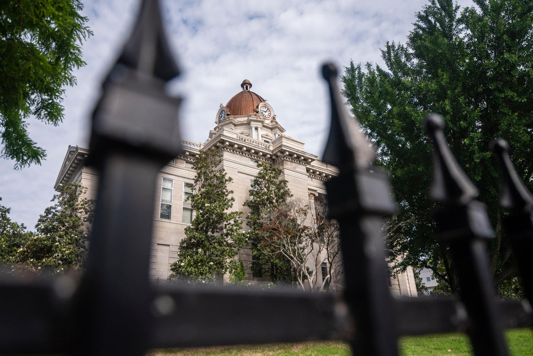 Noah Jigsaw Puzzle Lee County Courthouse in Tupelo, Mississippi, USA 2000 pieces
