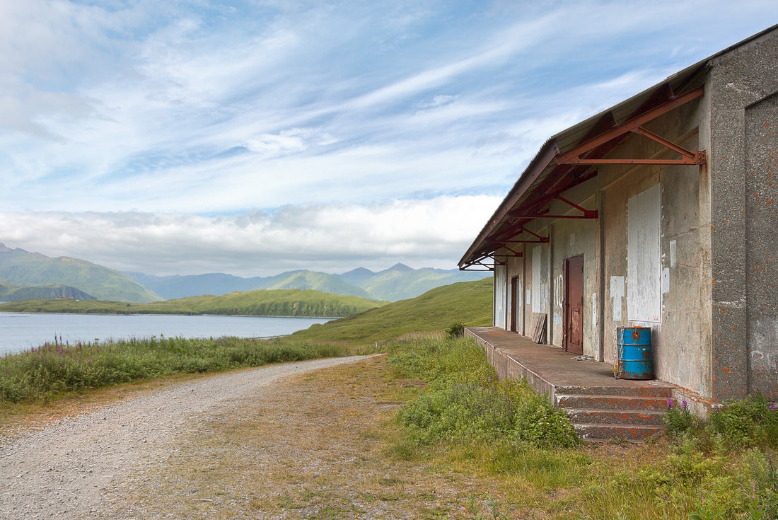 An old house in Tundra Dr road, Unalaska, Alaska 2000pc Puzzle