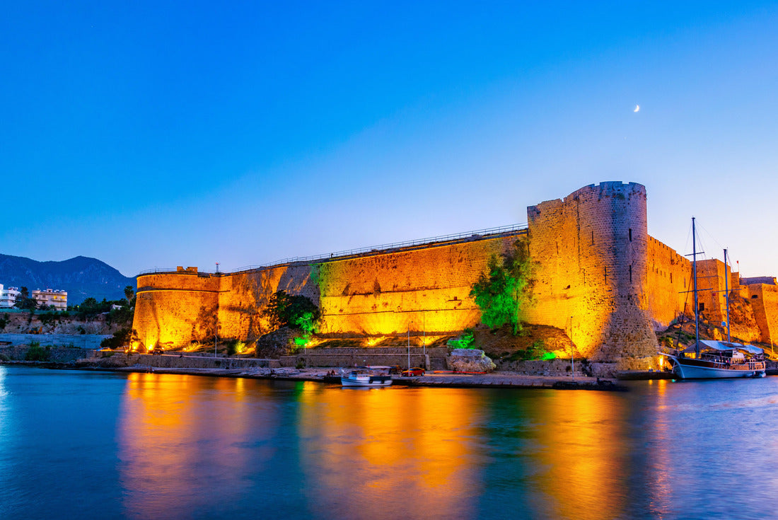 Sunset view over Kyrenia castle, Northern Cyprus 2000pc Puzzle