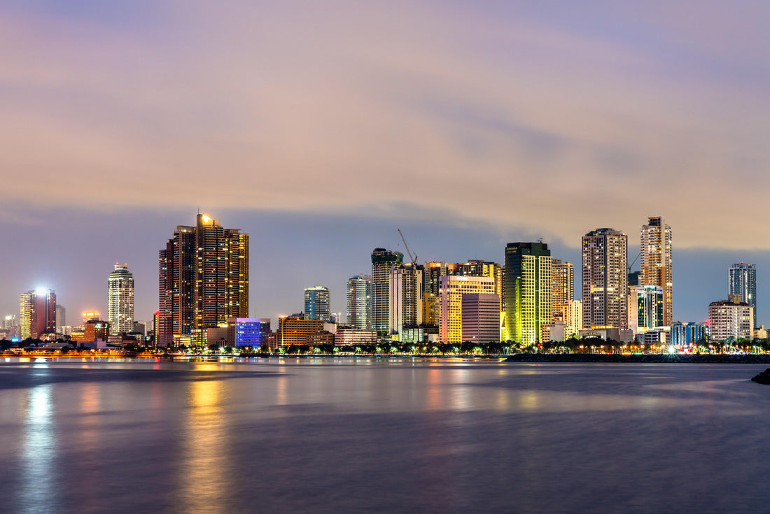 Skyline of Manila,the capital of the Philippines 2000pc Puzzle