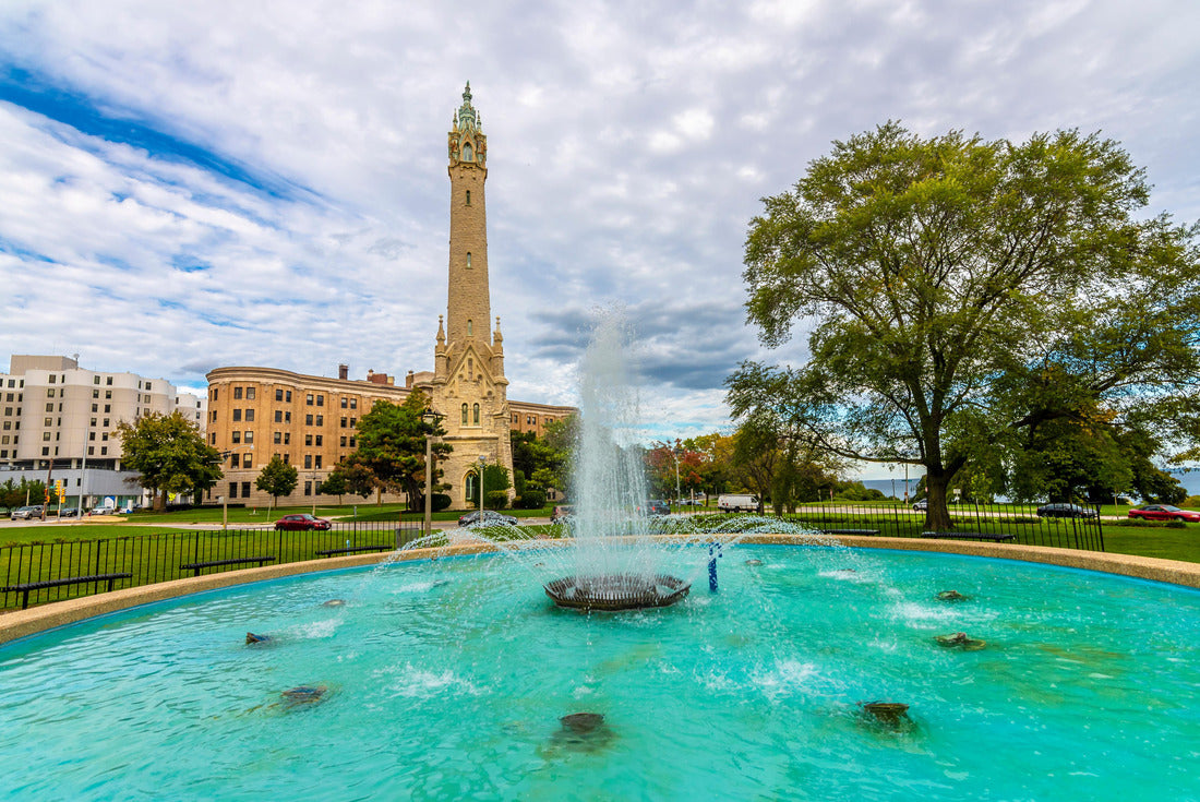 Noah Jigsaw Puzzle Water Tower on Gilman Triangle in Milwaukee City 2000 pieces