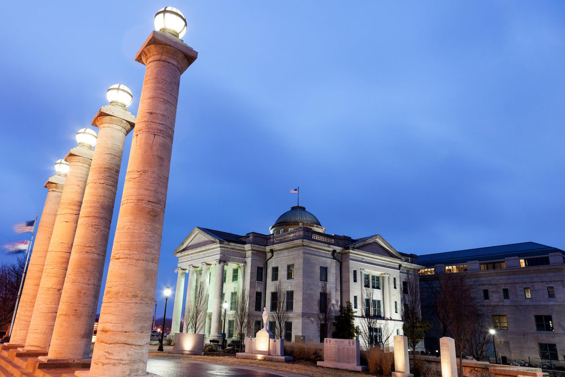 Noah Jigsaw Puzzle Old Boone County Courthouse in Columbia Missouri 2000 pieces